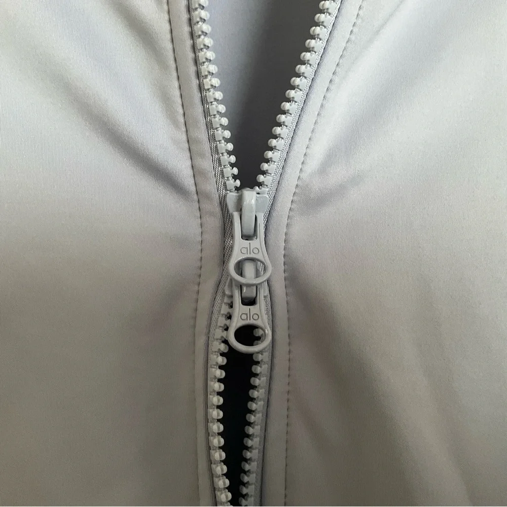 Alo Yoga Airlift Winter Warm Radiant Full-Zip Jacket Winter Frost M